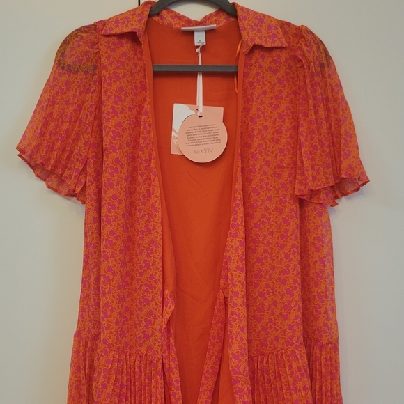 ALEXIS Floral Flutter Sleeve Pleated Wrap Dress - Picture 6 of 11